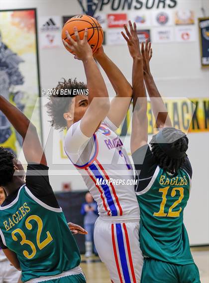 Thumbnail 2 in Riverwood vs. Greenforest (OTR Hoops:  Thanksgiving Showcase) photogallery.