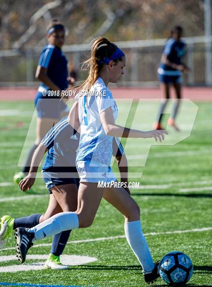 Thumbnail 3 in Bonita Vista vs Nolan Catholic  (Torrey Pines Classic) photogallery.