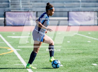Thumbnail 3 in Bonita Vista vs Nolan Catholic  (Torrey Pines Classic) photogallery.