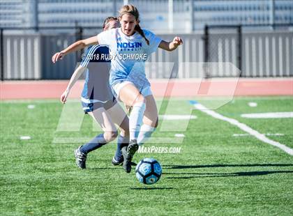 Thumbnail 2 in Bonita Vista vs Nolan Catholic  (Torrey Pines Classic) photogallery.