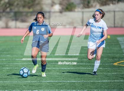 Thumbnail 2 in Bonita Vista vs Nolan Catholic  (Torrey Pines Classic) photogallery.