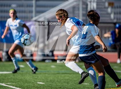 Thumbnail 2 in Bonita Vista vs Nolan Catholic  (Torrey Pines Classic) photogallery.