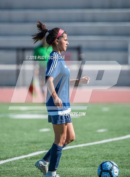 Thumbnail 2 in Bonita Vista vs Nolan Catholic  (Torrey Pines Classic) photogallery.