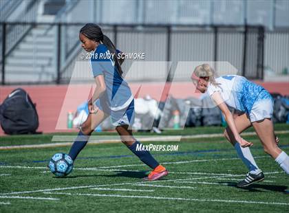Thumbnail 1 in Bonita Vista vs Nolan Catholic  (Torrey Pines Classic) photogallery.