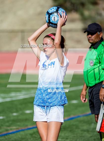 Thumbnail 2 in Bonita Vista vs Nolan Catholic  (Torrey Pines Classic) photogallery.