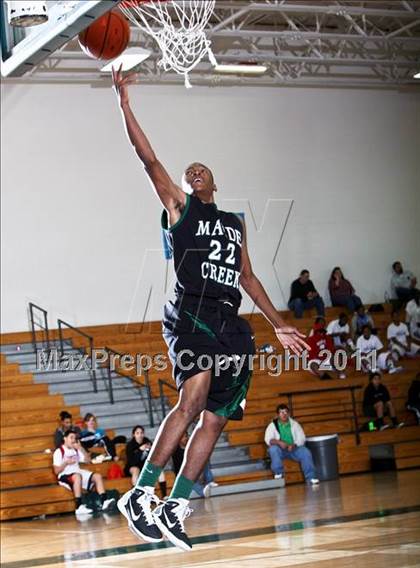 Thumbnail 2 in Mayde Creek vs. La Porte (McDonalds Texas Invitational) photogallery.