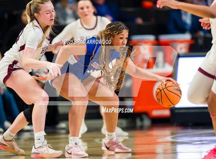 Thumbnail 2 in Seaforth vs Southeast Alamance (NCHSAA 2A Regional Final) photogallery.