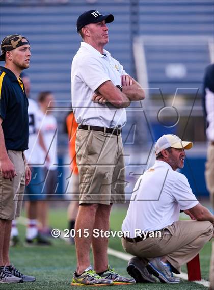 Thumbnail 2 in Hicksville vs Massapequa (Section 8 Class A Semifinal) photogallery.