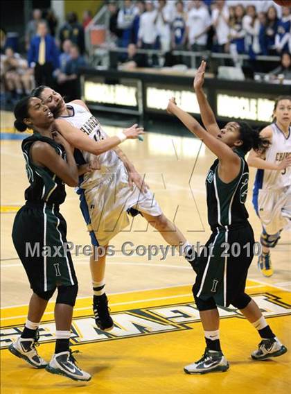 Thumbnail 2 in Agoura vs. Inglewood (CIF SS D3AA Final) photogallery.