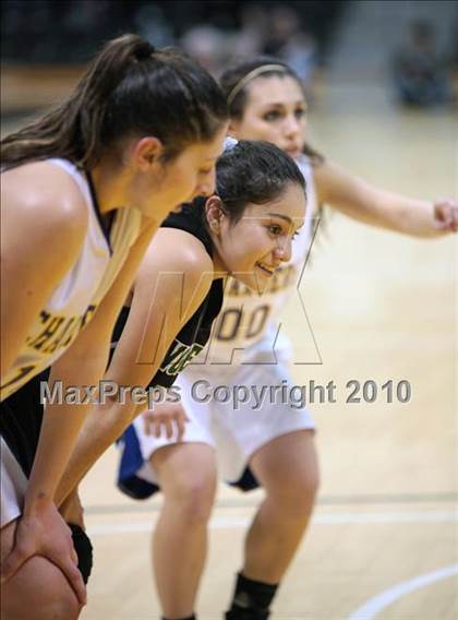 Thumbnail 2 in Agoura vs. Inglewood (CIF SS D3AA Final) photogallery.