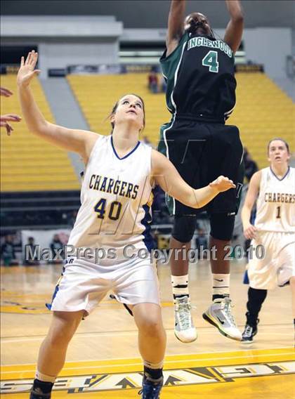 Thumbnail 1 in Agoura vs. Inglewood (CIF SS D3AA Final) photogallery.