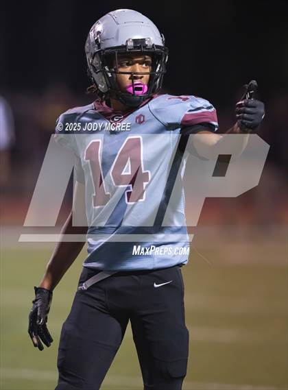 Thumbnail 1 in Greenwood @ Senatobia (MHSAA 4A Round 1) photogallery.