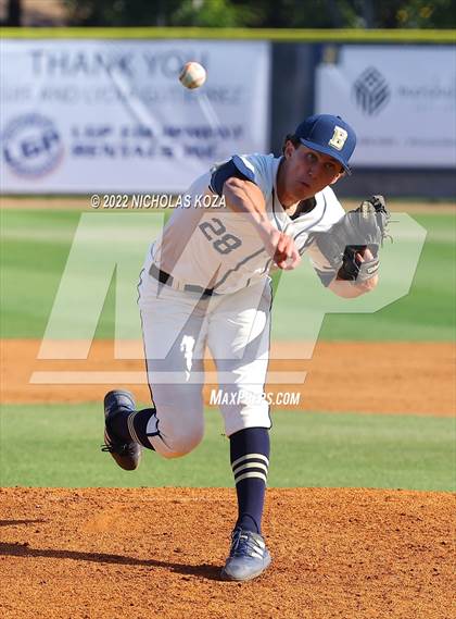 Thumbnail 3 in Mater Dei vs. St. John Bosco photogallery.