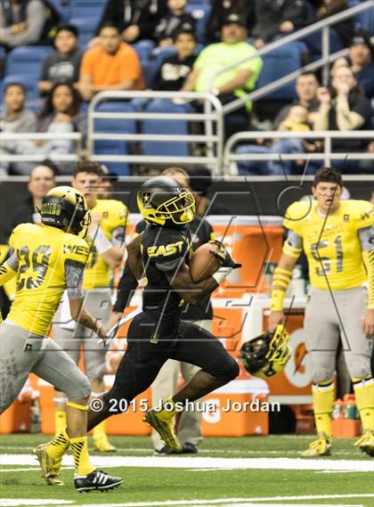 Thumbnail 1 in US Army All American Bowl photogallery.