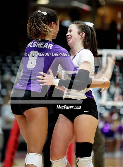 Thumbnail 2 in Fulshear vs Hereford (UIL 4A Final) photogallery.