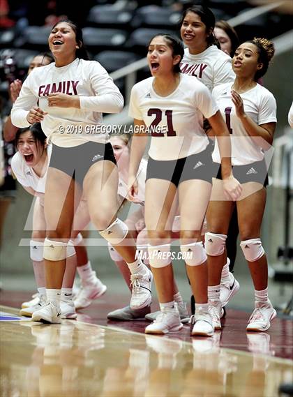 Thumbnail 1 in Fulshear vs Hereford (UIL 4A Final) photogallery.