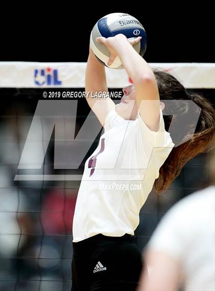 Thumbnail 2 in Fulshear vs Hereford (UIL 4A Final) photogallery.