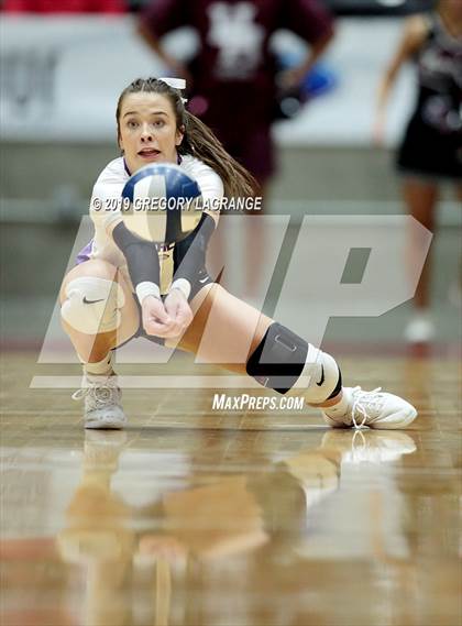 Thumbnail 1 in Fulshear vs Hereford (UIL 4A Final) photogallery.