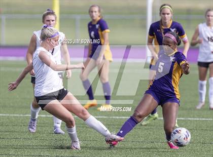 Thumbnail 3 in Monticello vs. Williamsville (IHSA 1A Sectional Final) photogallery.