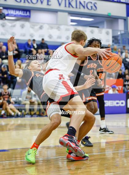 Thumbnail 2 in Wasatch Academy vs. American Fork (5 for the Fight Hoopfest) photogallery.