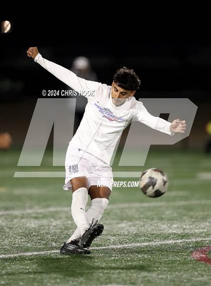 Thumbnail 2 in Sunnyside vs Salpointe Catholic (Brandon Bean Soccer Tournament) photogallery.