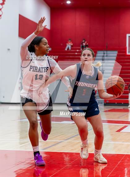 Thumbnail 2 in St. James Academy vs. Piper (Tonganoxie Invitational Tournament) photogallery.