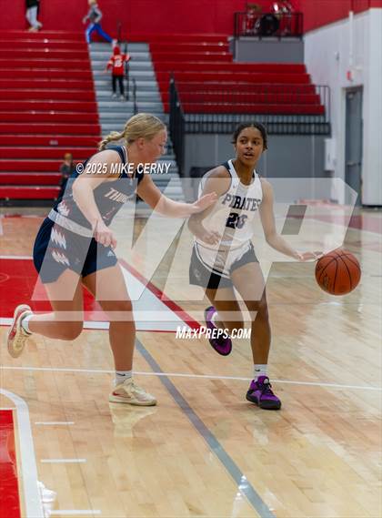 Thumbnail 3 in St. James Academy vs. Piper (Tonganoxie Invitational Tournament) photogallery.