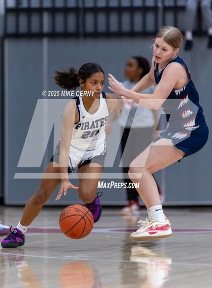 Thumbnail 1 in St. James Academy vs. Piper (Tonganoxie Invitational Tournament) photogallery.