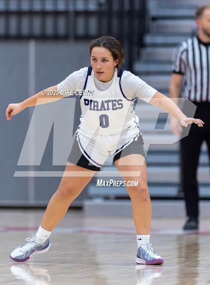 Thumbnail 3 in St. James Academy vs. Piper (Tonganoxie Invitational Tournament) photogallery.