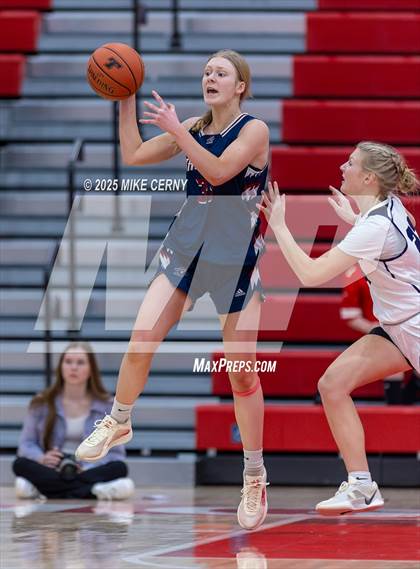 Thumbnail 1 in St. James Academy vs. Piper (Tonganoxie Invitational Tournament) photogallery.