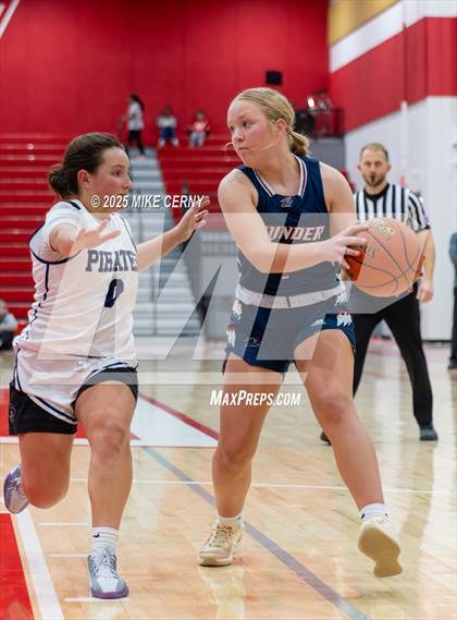 Thumbnail 3 in St. James Academy vs. Piper (Tonganoxie Invitational Tournament) photogallery.