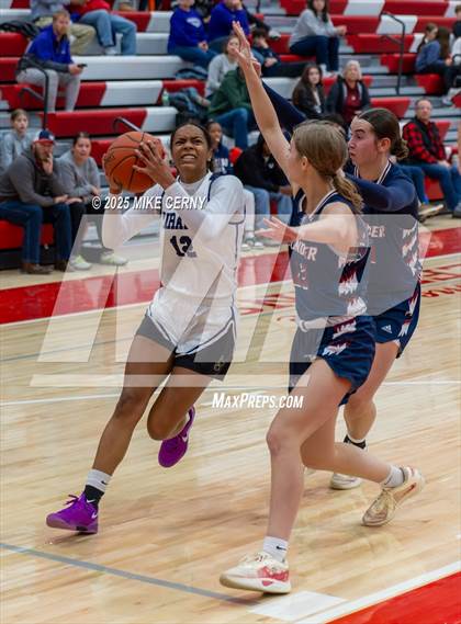 Thumbnail 2 in St. James Academy vs. Piper (Tonganoxie Invitational Tournament) photogallery.