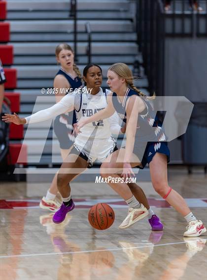 Thumbnail 3 in St. James Academy vs. Piper (Tonganoxie Invitational Tournament) photogallery.