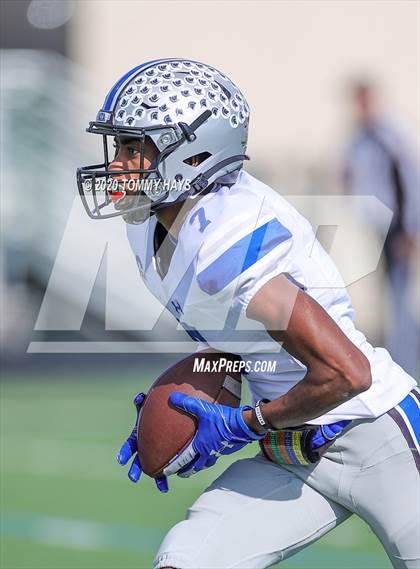 Thumbnail 3 in Centennial @ Azle (UIL Class 5A Division 1 Bi-District Playoff) photogallery.