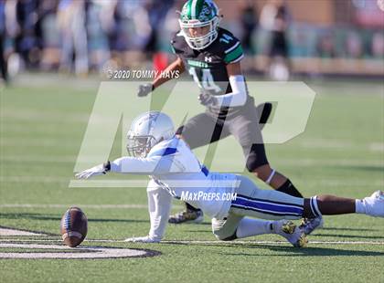 Thumbnail 3 in Centennial @ Azle (UIL Class 5A Division 1 Bi-District Playoff) photogallery.