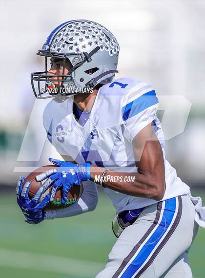 Thumbnail 2 in Centennial @ Azle (UIL Class 5A Division 1 Bi-District Playoff) photogallery.