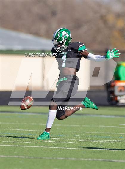 Thumbnail 3 in Centennial @ Azle (UIL Class 5A Division 1 Bi-District Playoff) photogallery.