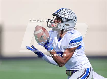Thumbnail 3 in Centennial @ Azle (UIL Class 5A Division 1 Bi-District Playoff) photogallery.