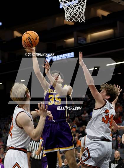 Thumbnail 1 in Half Moon Bay vs. Valencia (CIF State D4 Final) photogallery.