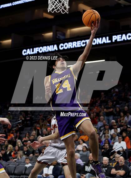 Thumbnail 1 in Half Moon Bay vs. Valencia (CIF State D4 Final) photogallery.