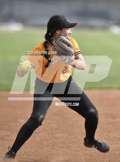 Thumbnail 2 in Canyon @ Foothill photogallery.