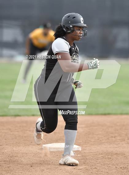 Thumbnail 3 in Canyon @ Foothill photogallery.