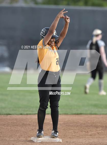 Thumbnail 2 in Canyon @ Foothill photogallery.