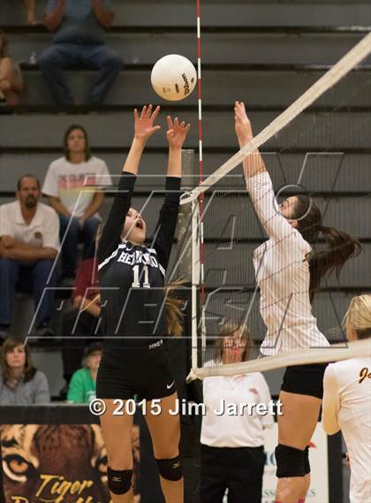 Thumbnail 1 in Starkville @ Hernando photogallery.