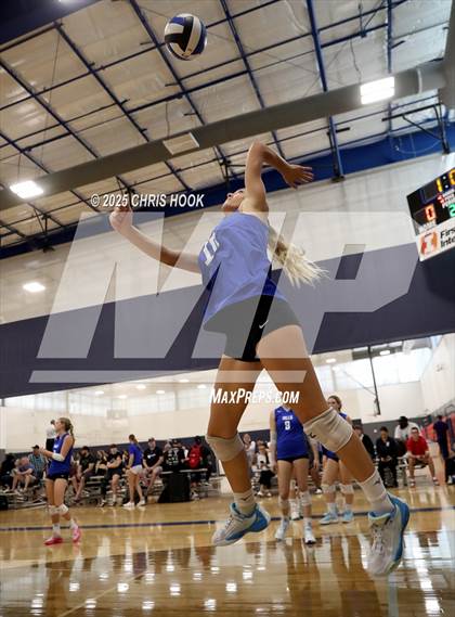 Thumbnail 3 in Catalina Foothills vs. Sahuaro (Salpointe Invitational) photogallery.