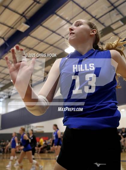 Thumbnail 2 in Catalina Foothills vs. Sahuaro (Salpointe Invitational) photogallery.