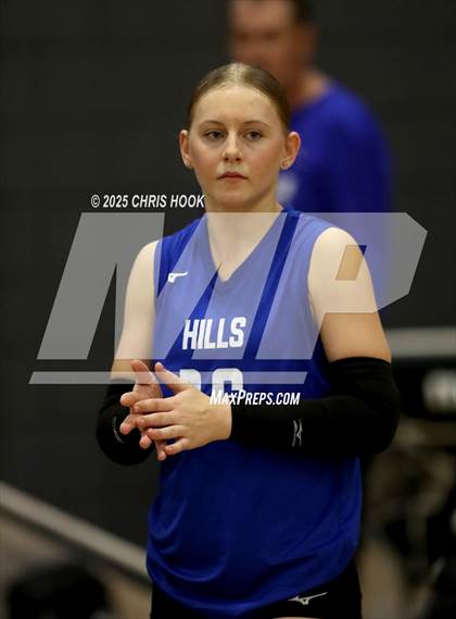 Thumbnail 2 in Catalina Foothills vs. Sahuaro (Salpointe Invitational) photogallery.