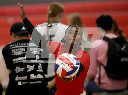 Thumbnail 1 in Catalina Foothills vs. Sahuaro (Salpointe Invitational) photogallery.