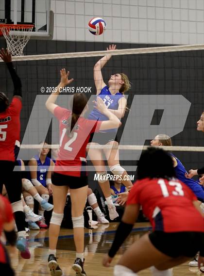 Thumbnail 3 in Catalina Foothills vs. Sahuaro (Salpointe Invitational) photogallery.