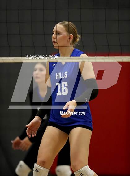 Thumbnail 3 in Catalina Foothills vs. Sahuaro (Salpointe Invitational) photogallery.
